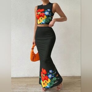 Ladies' Fashionable Two-Piece Set: Colorful Flower Pattern Sleeveless Tank TopSk